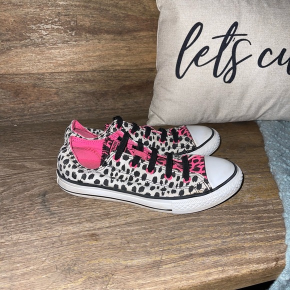 Converse - Picture 2 of 10